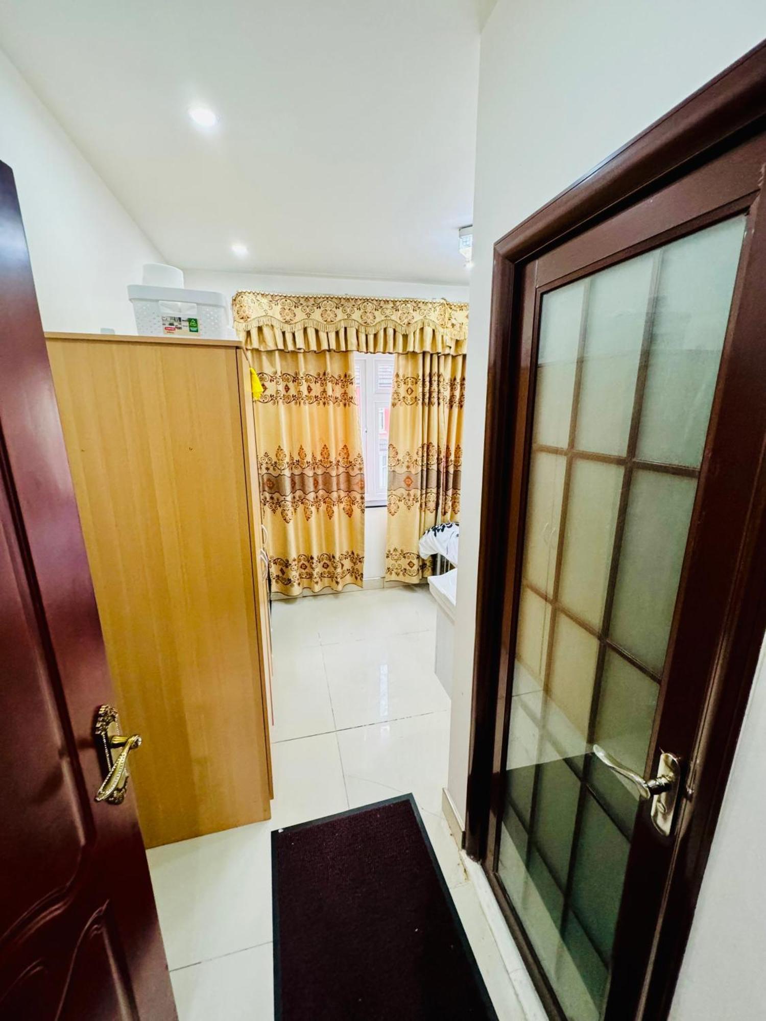 The Great Falcon Accommodation Лондон Экстерьер фото